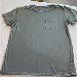 Men’s AEO pocket tee